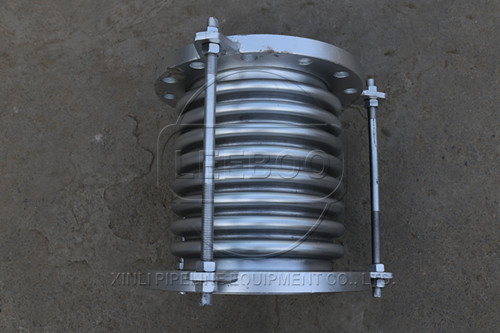 內(nèi)壓式和外壓式波紋<a href=http://www.cxyxn.com target=_blank class=infotextkey>補(bǔ)償器</a>存在的區(qū)別