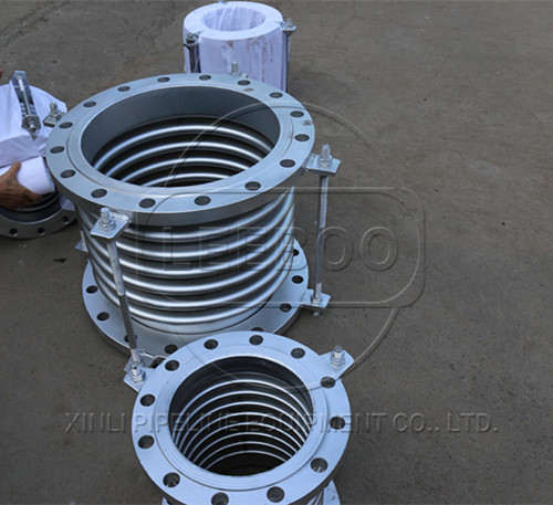 金屬<a href=http://www.cxyxn.com target=_blank class=infotextkey>補(bǔ)償器</a>的共振問題